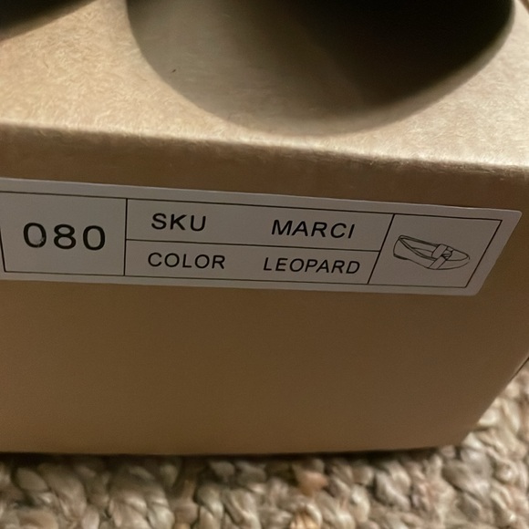 New in box Journey Collection Marci Flats in Leopard - Picture 6 of 8